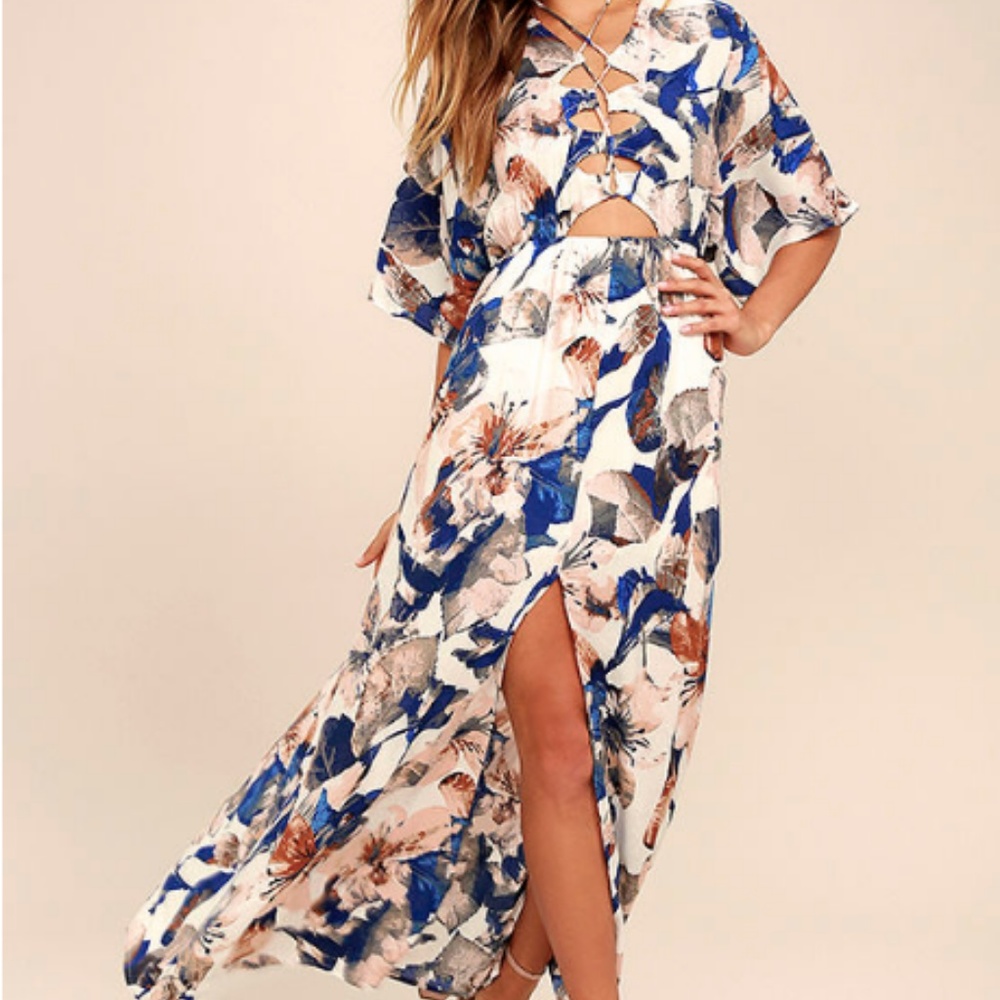 New Lulu's LOVELIEST OF ALL LACE-UP Maxi Dress